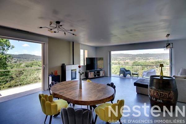 A VENDRE Maison à Taradeau 6 pièce(s) 236 m2 avec vue dégagée, piscine