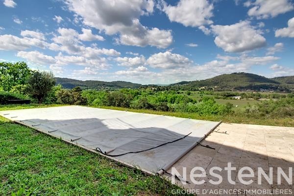 A VENDRE Maison à Taradeau 6 pièce(s) 236 m2 avec vue dégagée, piscine