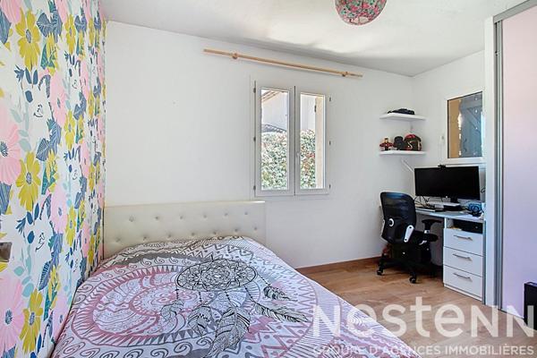 A VENDRE Maison à Taradeau 6 pièce(s) 236 m2 avec vue dégagée, piscine