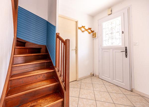 LA ROCHELLE - Maison à etage  / 3 chambres.