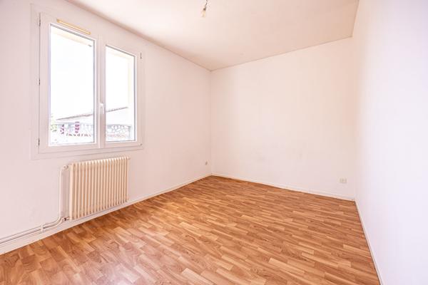 LA ROCHELLE - Maison à etage  / 3 chambres.