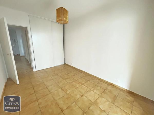 Appartement à louer 3 pièces 74.09m²