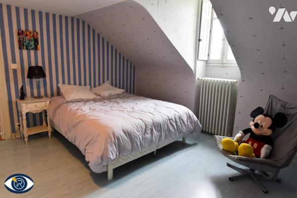 Une maison de ville rive GAUCHE en bordure de la Mayenne, proximité centre ville et GARE LGV