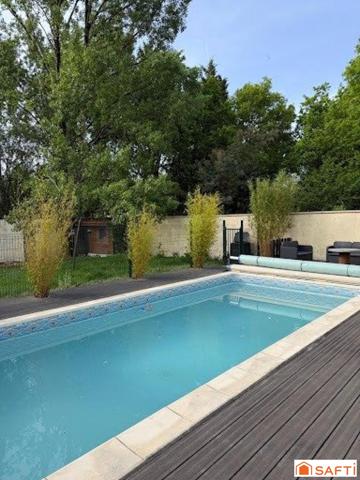 Maison de 149 m² de plain pied avec piscine