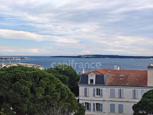 Maison à vendre 6 pièces CANNES (06), 400 mètres de la plage, vue mer, garage...