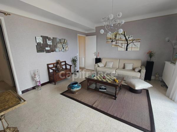 Maison à vendre 6 pièces CANNES (06), 400 mètres de la plage, vue mer, garage...