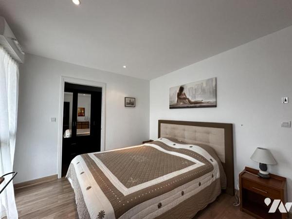 QUIBERON - A VENDRE BEL APPARTEMENT AVEC GARAGE