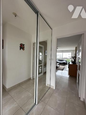 QUIBERON - A VENDRE BEL APPARTEMENT AVEC GARAGE