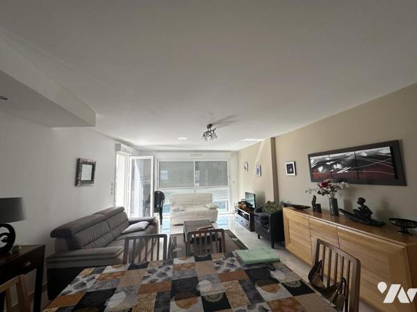 QUIBERON - A VENDRE BEL APPARTEMENT AVEC GARAGE