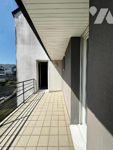 QUIBERON - A VENDRE BEL APPARTEMENT AVEC GARAGE