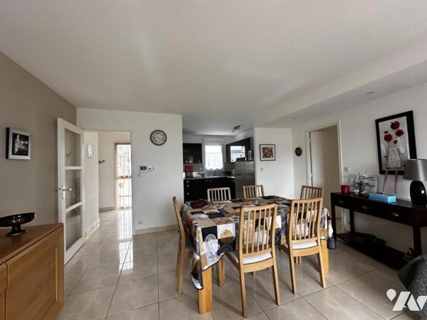 QUIBERON - A VENDRE BEL APPARTEMENT AVEC GARAGE