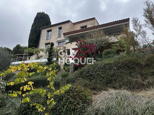 Villa à vendre de 7 pièces de 130m²