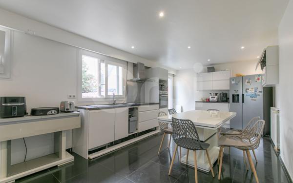 Maison à vendre    5 pièces • 160 m2 Clichy-sous-Bois