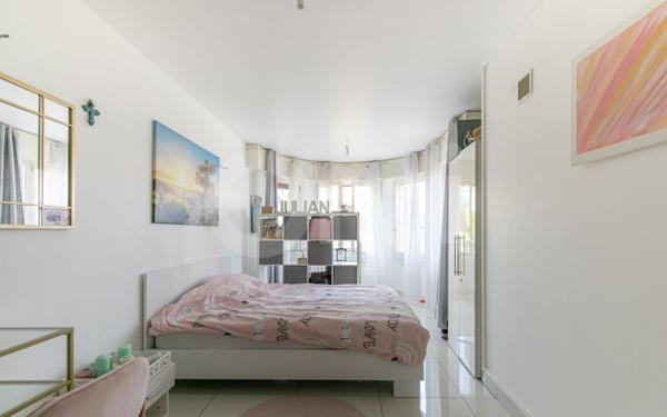 Maison à vendre    5 pièces • 160 m2 Clichy-sous-Bois