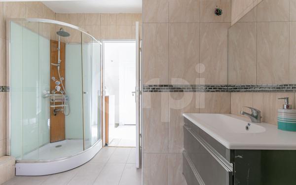 Maison à vendre    5 pièces • 160 m2 Clichy-sous-Bois