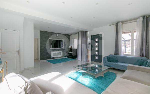 Maison à vendre    5 pièces • 160 m2 Clichy-sous-Bois