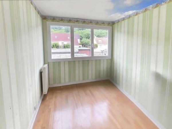 Dpt Yvelines (78), à vendre SAINT CYR L'ECOLE appartement T4 de 74 m²