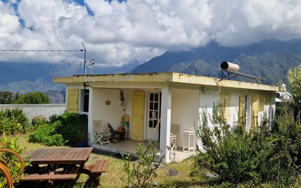 Maison à vendre    4 pièces •  Cilaos