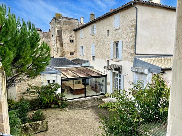 Maison à vendre à Saint-Jean-d'Angély (17400) - Charente-Maritime