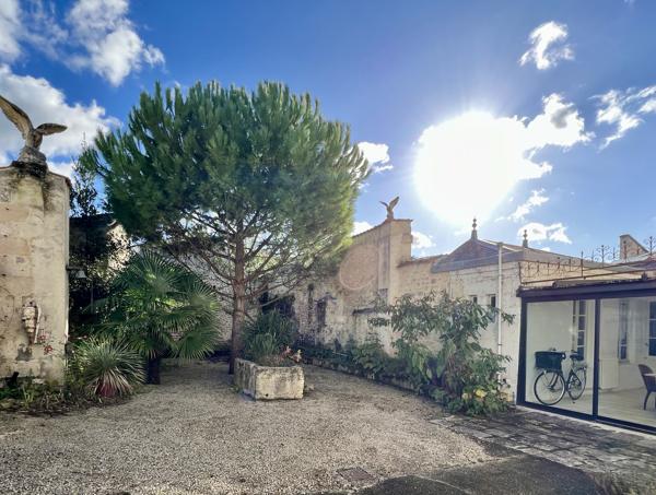 Maison à vendre à Saint-Jean-d'Angély (17400) - Charente-Maritime
