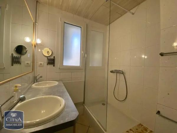 Appartement à louer 4 pièces 61.45m² Vénissieux (69200)