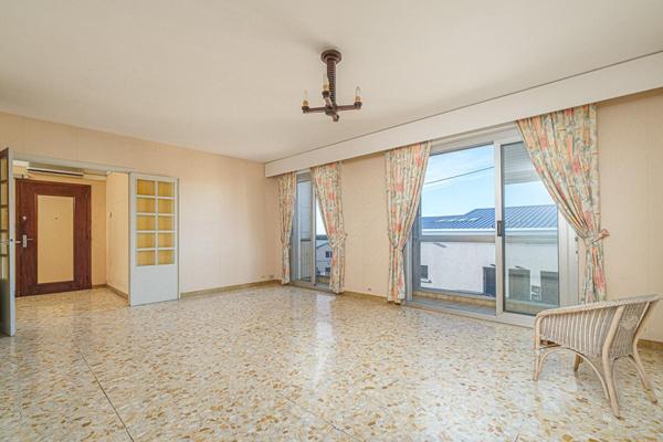 Appartement  4 pièce(s) 118 m2 vue mer, jardin partagé, box de garage