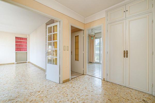 Appartement  4 pièce(s) 118 m2 vue mer, jardin partagé, box de garage