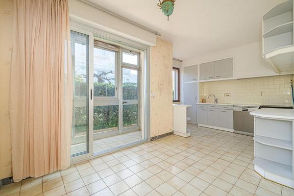 Appartement  4 pièce(s) 118 m2 vue mer, jardin partagé, box de garage