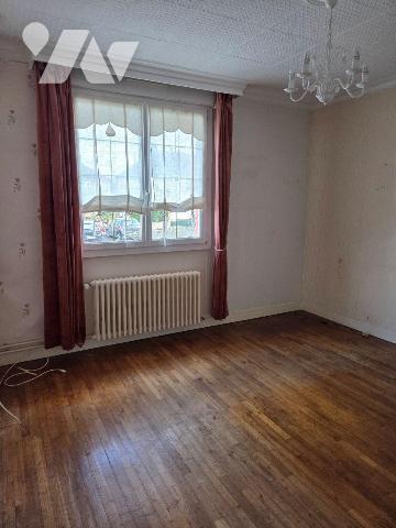 MAYENNE- En résidence proche écoles  et centre commercial, pavillon sur sous-sol sur belle parc...