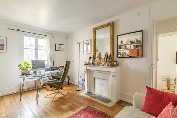 Etienne Marcel - Duplex en dernier étage - 2/3 chambres - Ensoleillé