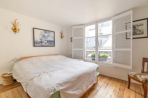 Etienne Marcel - Duplex en dernier étage - 2/3 chambres - Ensoleillé