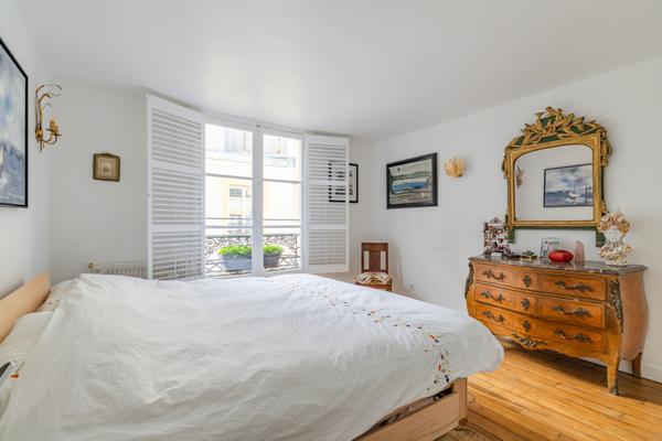 Etienne Marcel - Duplex en dernier étage - 2/3 chambres - Ensoleillé