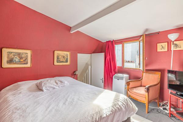 Etienne Marcel - Duplex en dernier étage - 2/3 chambres - Ensoleillé