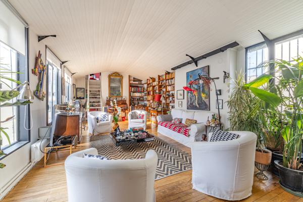 Etienne Marcel - Duplex en dernier étage - 2/3 chambres - Ensoleillé