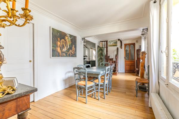 Etienne Marcel - Duplex en dernier étage - 2/3 chambres - Ensoleillé