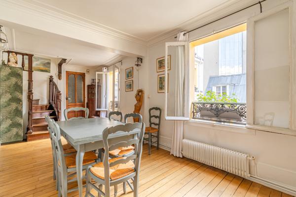 Etienne Marcel - Duplex en dernier étage - 2/3 chambres - Ensoleillé