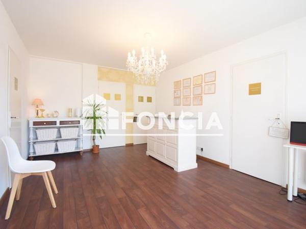 À vendre Local commercial 99 m² - Angoulins 17690