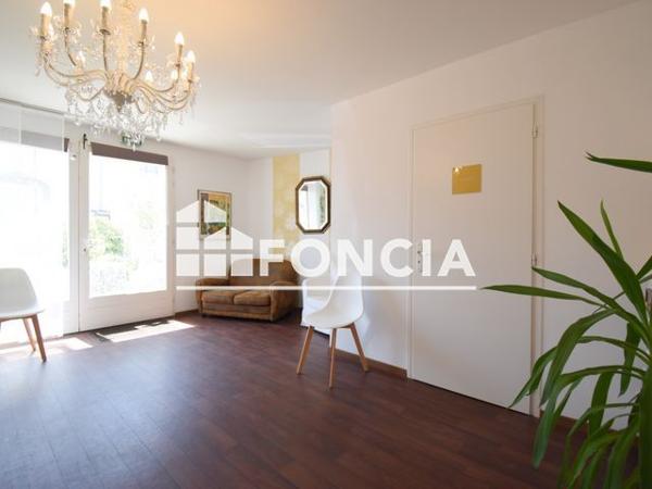 À vendre Local commercial 99 m² - Angoulins 17690
