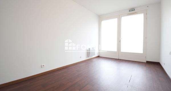 À vendre Local commercial 99 m² - Angoulins 17690