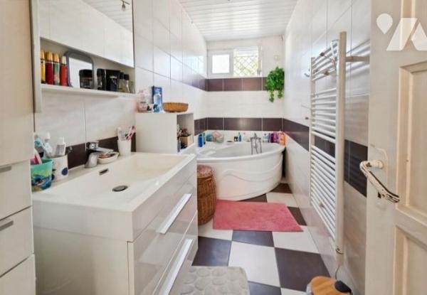 Maison mitoyenne 5 pièces 130m²