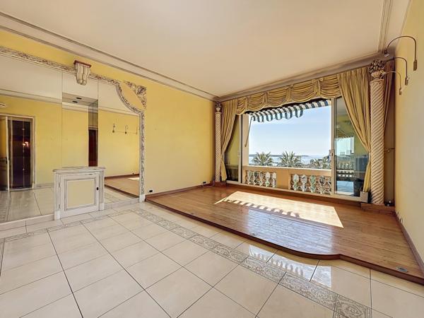 Sompteux deux pièces vue mer avec stationnement privatif