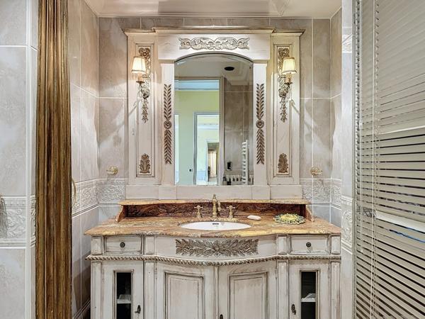 Sompteux deux pièces vue mer avec stationnement privatif