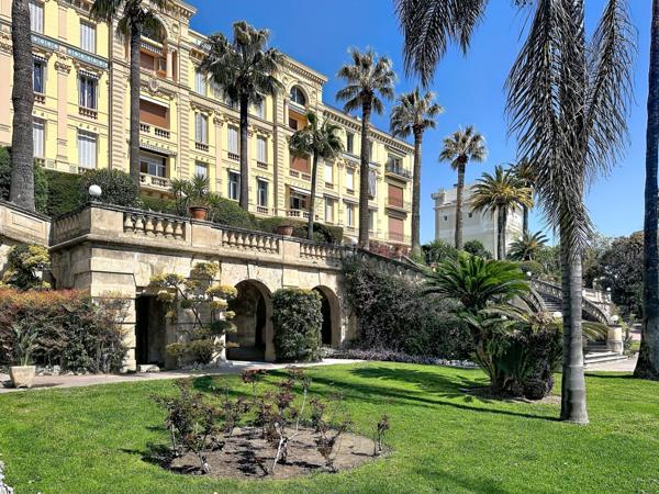 Sompteux deux pièces vue mer avec stationnement privatif