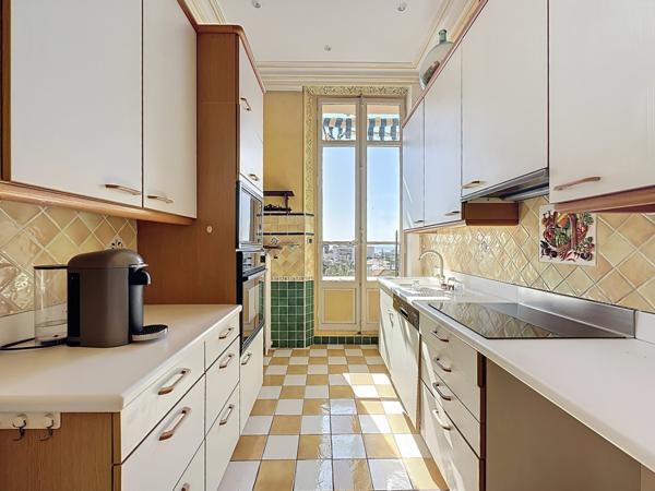 Sompteux deux pièces vue mer avec stationnement privatif