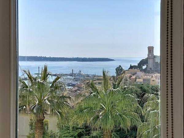 Sompteux deux pièces vue mer avec stationnement privatif