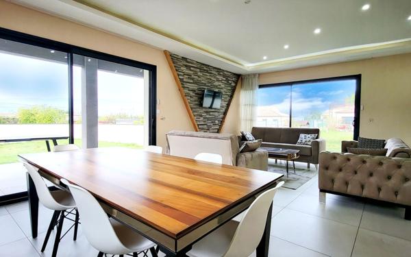 Maison à vendre    6 pièces • 138 m2 Saint-Maurice-l'Exil