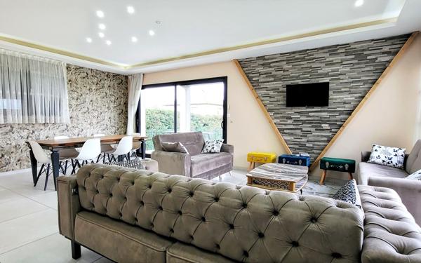 Maison à vendre    6 pièces • 138 m2 Saint-Maurice-l'Exil