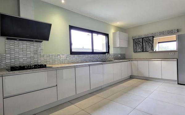 Maison à vendre    6 pièces • 138 m2 Saint-Maurice-l'Exil