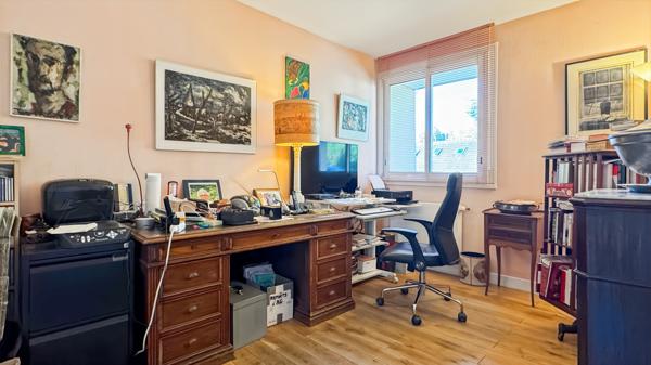 Saint-Nom-la-Bretèche (78860) MAISON TOTALEMENT ADAPTEE PMR - BIEN ENTRETENUE ET IDEALEMENT PLACEE (PROCHE ECOLE, COMMERCES, COLLEGE ET TRAN