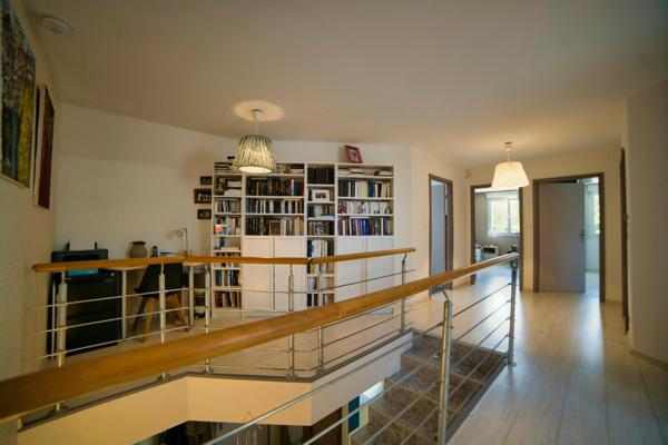 Découvrez la maison parfaite où confort, élégance et harmonie se rencontrent pour créer votre havre de paix idéal.